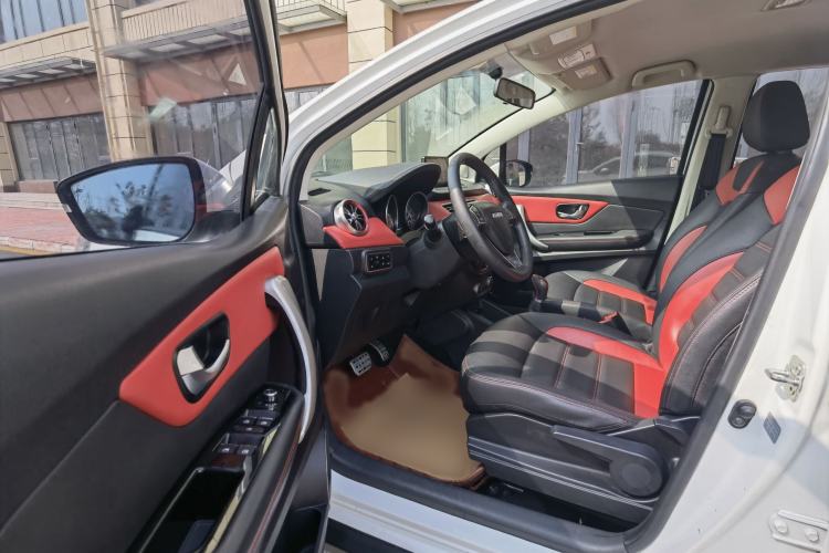 Used Haval H1 2016 Blue Label 1.5L AMT Luxury Model
