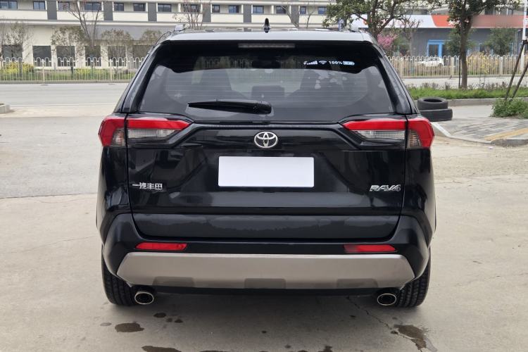 Used Toyota RAV4 2021 2.0L CVT Two-Wheel Drive Fashion PLUS Edition
