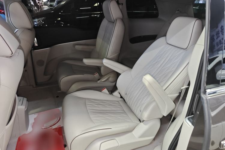 Used Buick GL8 2023 Land Executive Class 652T Luxury Model
