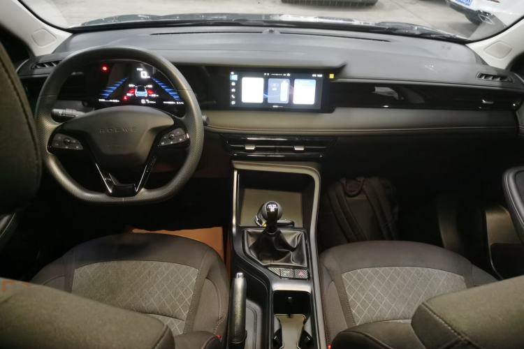 Used Roewe i5 2023 1.5L Manual Comfort Edition Center Console