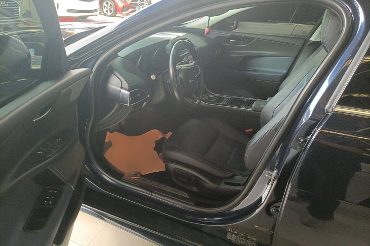 Used Jaguar XE 2017 2.0T 200 PS R-Sport
