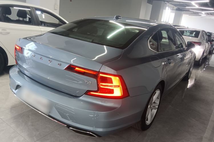 Used Volvo S90 2018 T4 Zhiyuan Edition
