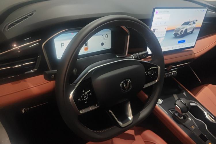 Used CHANGAN CS75 2026 Model PRO 1.5T DCT Prestige 7-Seater Center Console