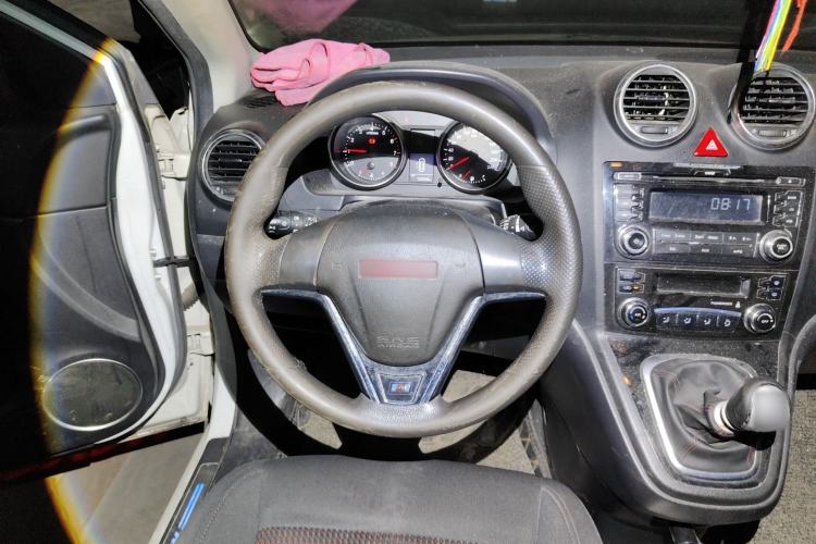 Used Haval H6 2015 Upgraded Model 1.5T Manual Two-Wheel Drive Urban Version
