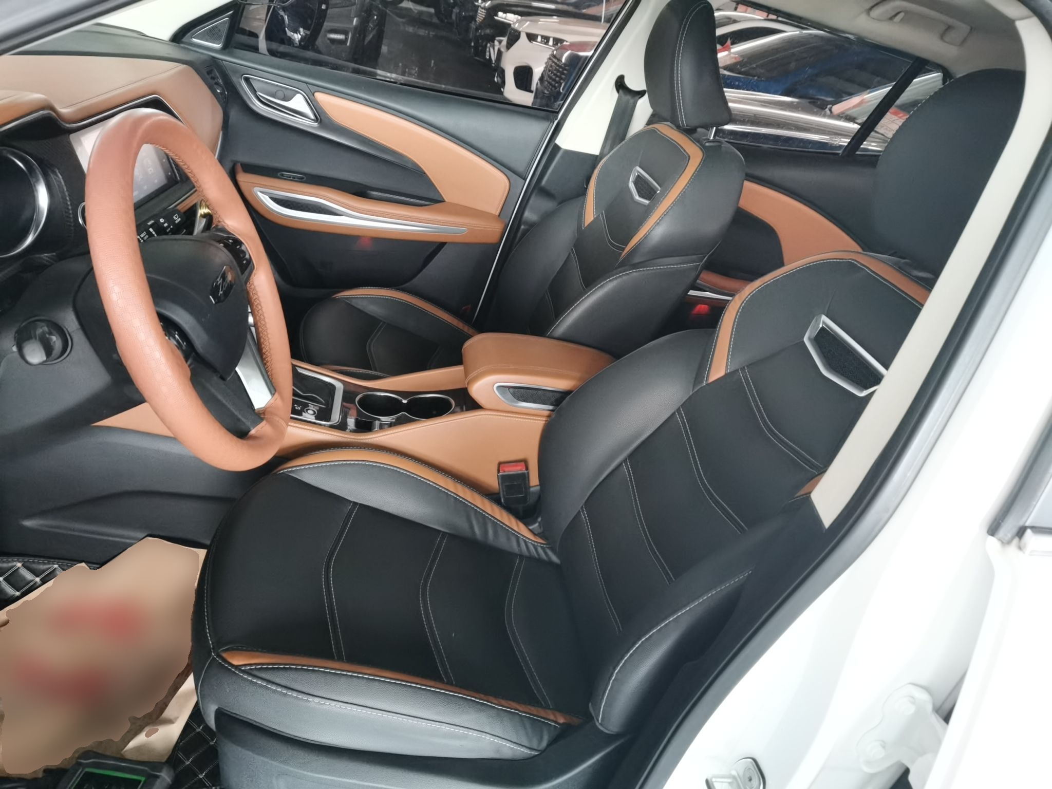 Переднее сиденье в автомобиле