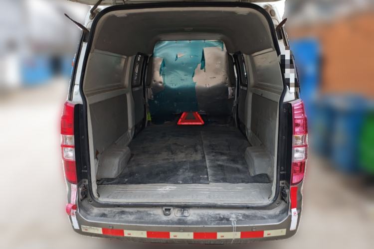 Used Jinbei New Hiace X30L 2018 1.5L Box Truck Business Edition DLCG14 Trunk