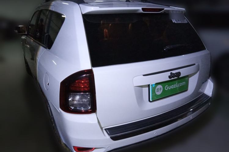 Used Jeep Compass 2013 2.0L two-wheel drive luxury version Rear