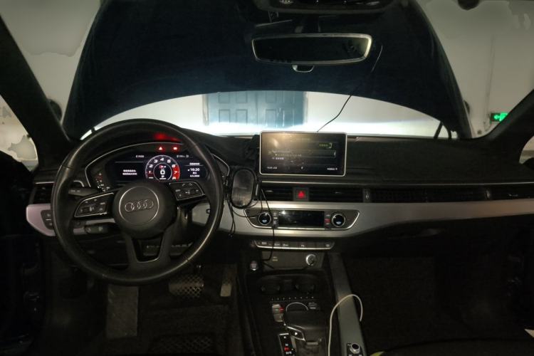 Used Audi A4L 2018 30th Anniversary Edition 40 TFSI Fashion Model
