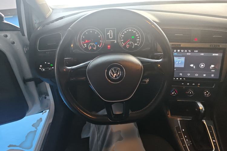 Used Volkswagen Golf 2017 1.6L Automatic Comfort Million-Vehicle Anniversary Edition