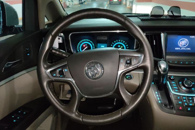 Used Buick GL8 2013 3.0L GT Luxury Business Haoya Edition
