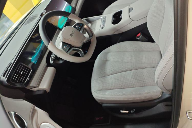 Used BYD Sealion 06 New Energy 2025 Model DM-i 170 Navigation Pro Edition
