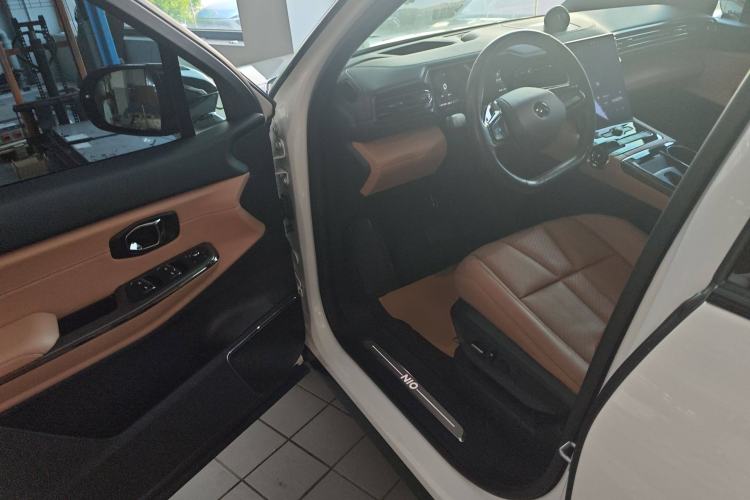 Used Nio ES8 2022 75 kWh Signature Edition Six-Seater Driver Seat