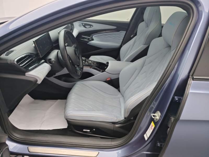 Used BYD Seal 2022 550 km Standard Range Rear-Wheel Drive Prestige Version — 14