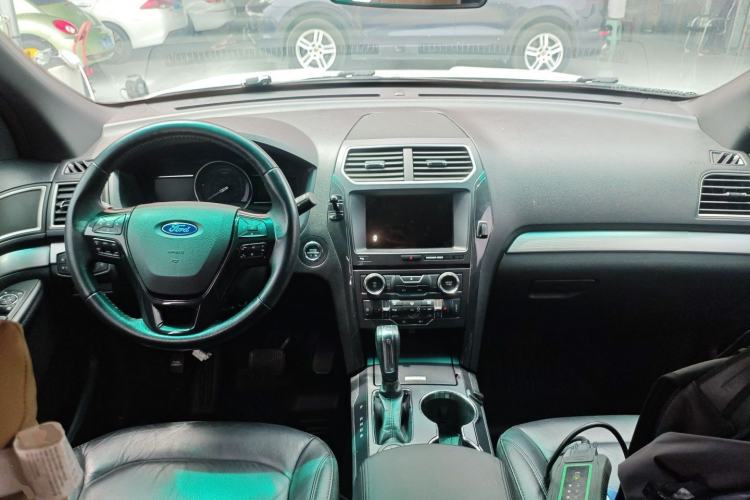 Used Ford Explorer 2017 2.3T Fashion Edition Center Console