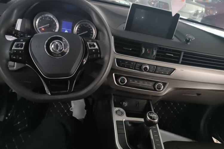 Used FORTHING Joyear X5 2017 Jingxiang Series 1.5T Manual Luxury Model
