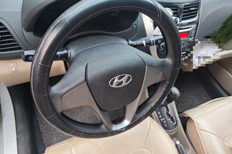 Used Hyundai Verna (older generation) 2014 1.4L Automatic Smart GLS Steering Wheel