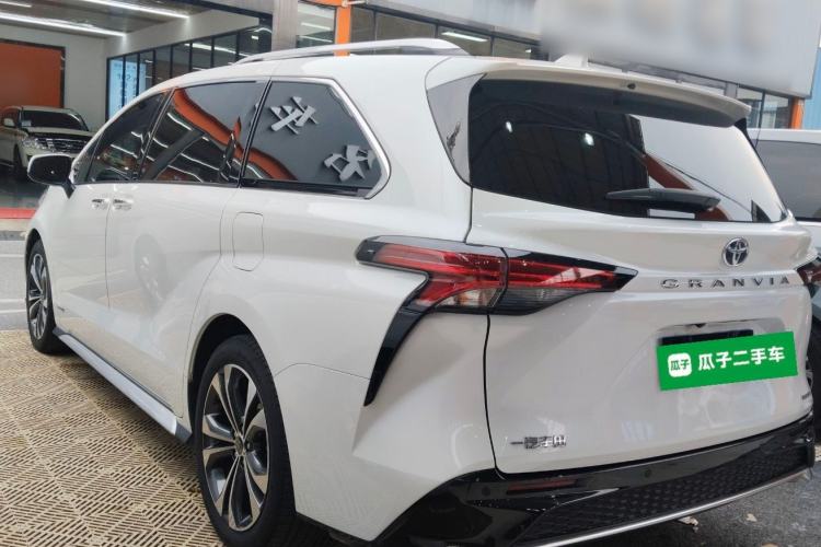 Used Toyota Granvia 2023 2.5L Hybrid Prestige PLUS Edition
