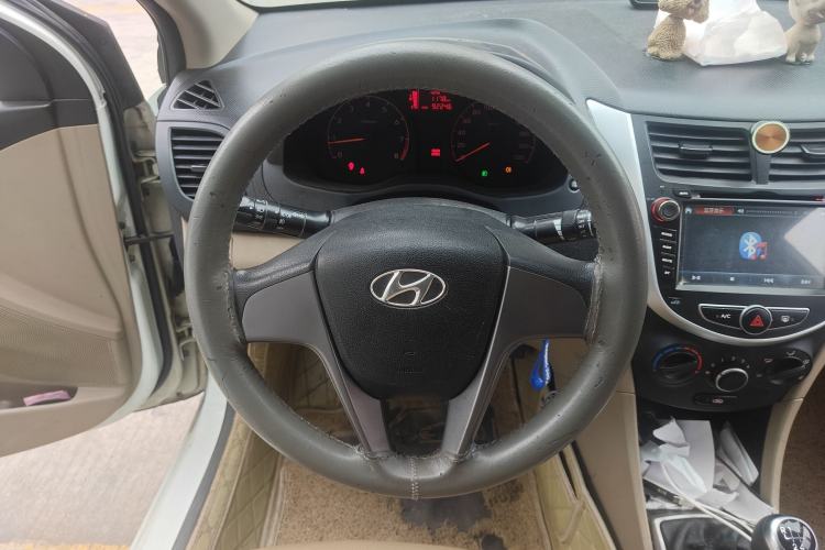 Used Hyundai Verna (older generation) 2014 1.4L Manual Smart GLS Trim
