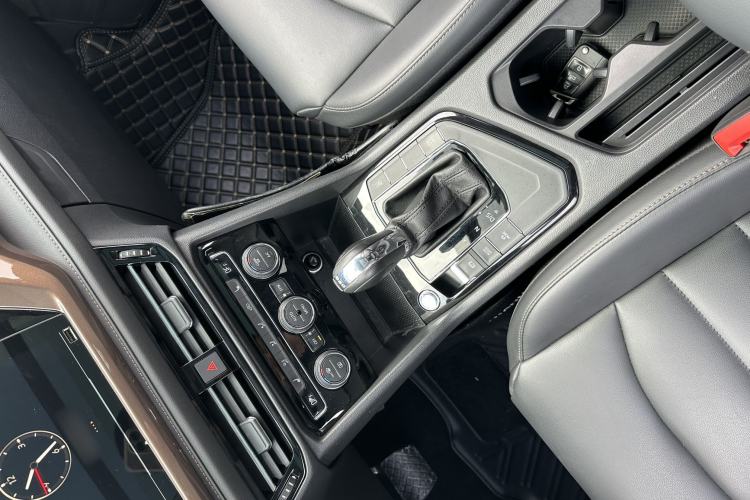 Used Volkswagen Tharu 2020 330TSI All-Wheel-Drive Luxury Edition China VI Standard
