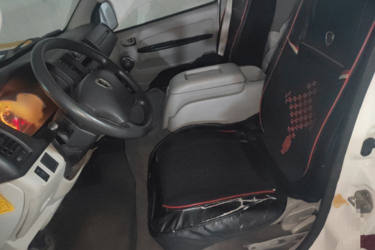 Used Jinbei Hiace 2014 2.0L Luxury Version V19
