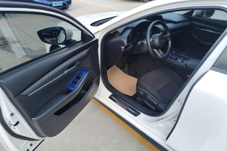 Used Mazda 3 Axela 2020 1.5L Automatic ZhiMei Edition Driver Seat