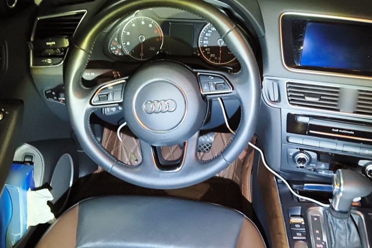 Used Audi Q5 2017 40 TFSI Comfort Model Steering Wheel