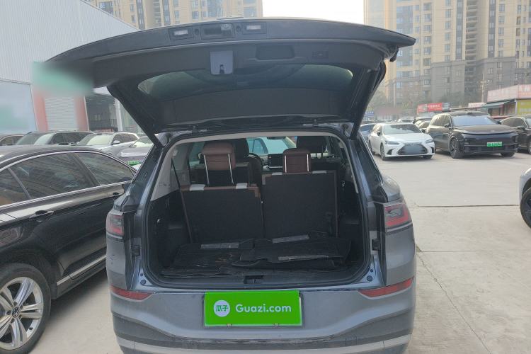 Used Volkswagen ID.6 X 2021 Prime Smart Four-Wheel Drive Edition Trunk