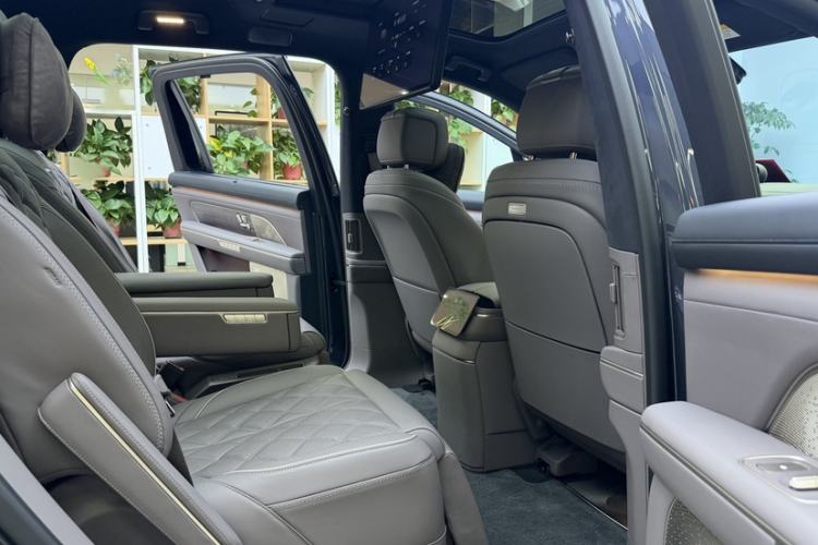 Used Nio ES8 2026 Model 6-seat Executive Signature Edition Interior 11