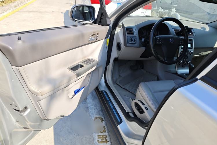 Used Volvo S40 2008 2.4i R-Design