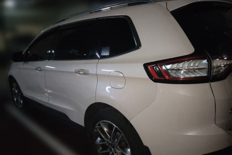 Used Ford Edge 2016 EcoBoost 330 V6 Four-Wheel-Drive Flagship Model with 7 Seats Rear Left 45 Deg