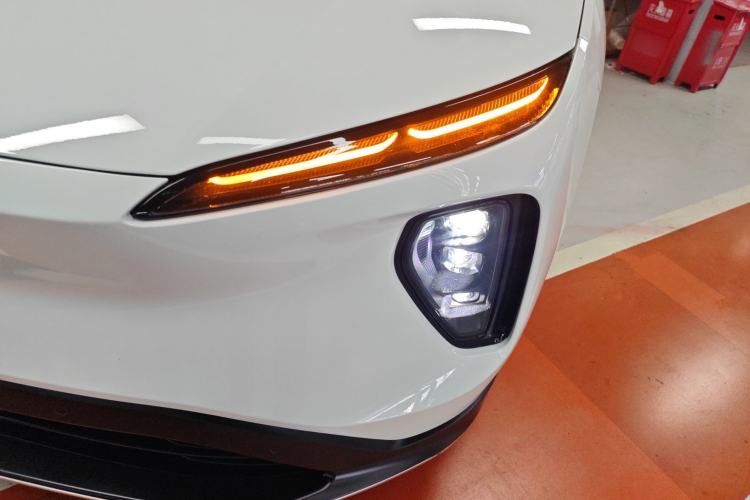 Used Nio ES6 2024 75 kWh Left Front Headlight