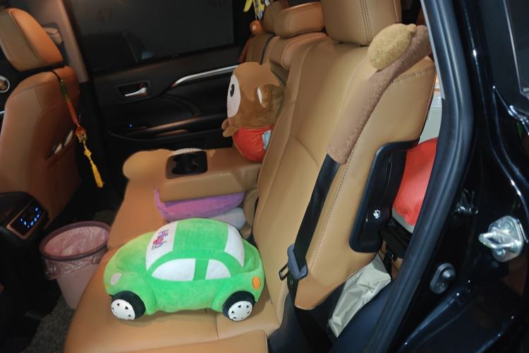 Used Toyota Highlander 2018 2.0T Four-Wheel Drive Knight Edition 7 Seats China VI Standard Interior 4