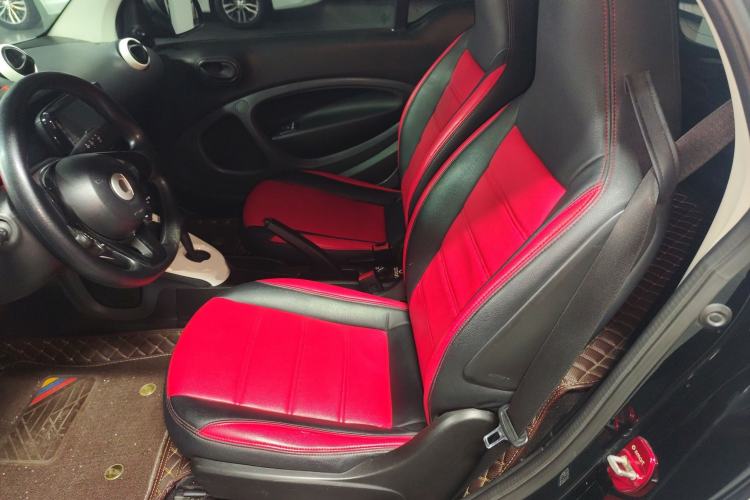 Used smart fortwo 2015 1.0L 52 kW hardtop Dynamic version