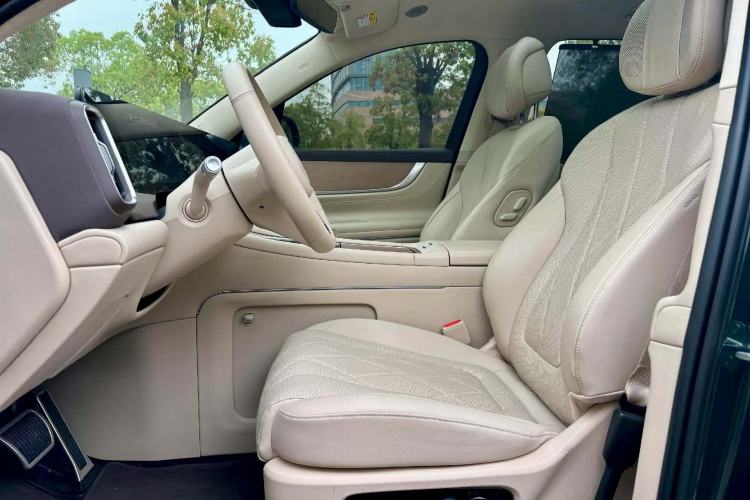 Used Hima AITO M9 2024 Range-Extended Ultra Version 52 kWh 5-Seater Model Interior 2