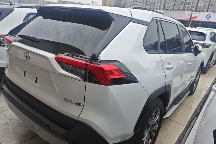 Used Toyota RAV4 2023 2.0L CVT Two-Wheel Drive Fashion Plus Edition
