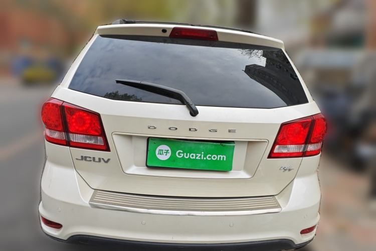 Used Dodge Journey 2013 2.4L Two-Wheel Drive Luxury Version Rear