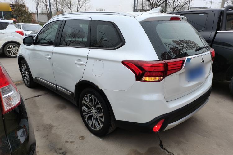 Used Mitsubishi Outlander 2018 2.0L Two-Wheel Drive Glory Edition 5 Seats