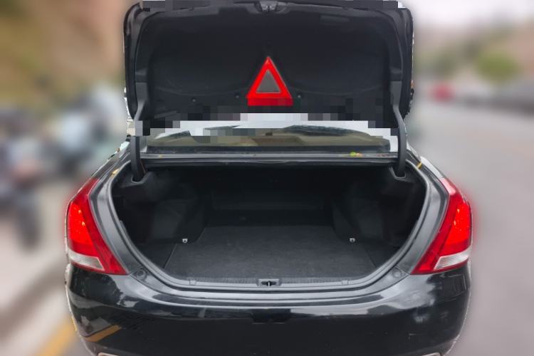 Used Toyota Crown 2011 2.5L Royal Special Edition with Leather and Sunroof
