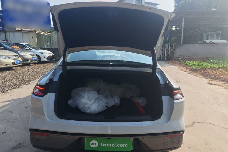 Used Geely Galaxy Galaxy 8 2025 130km EM-i Deluxe Edition
