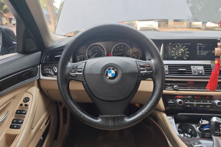 Used BMW 5 Series 2014 530Li Leading Model Steering Wheel