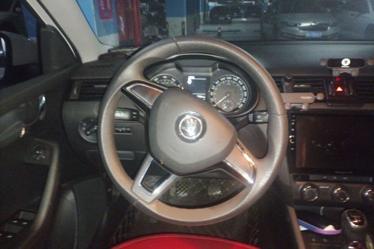Used Skoda Octavia 2020 1.5L Manual Standard Edition Steering Wheel