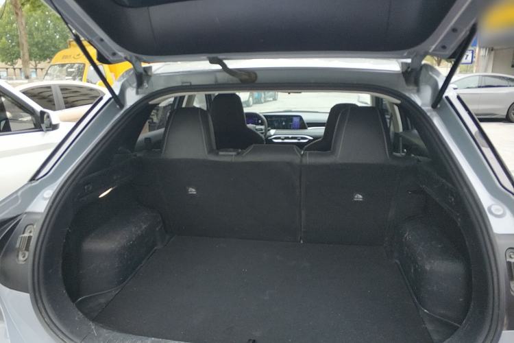 Used Venucia V 2021 260T Idol Edition