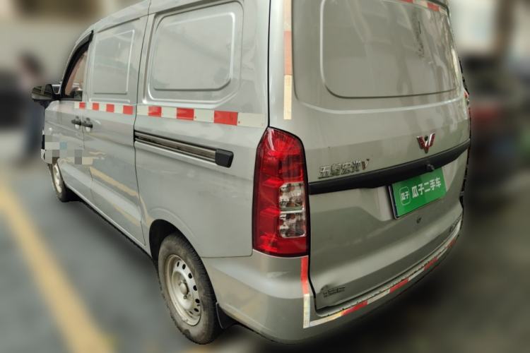 Used Wuling Hongguang V 2022 1.5L Jingqu Edition Enclosed-Window Vehicle with Hydraulic Power Steering LAR Rear Left 45 Deg