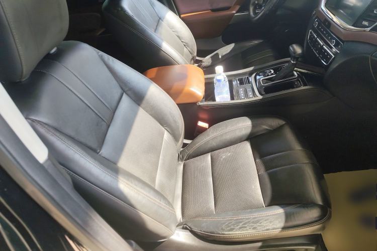 Used GAC Trumpchi GS8 2017 320T Two-Wheel Drive Luxury Smart Connectivity Version (7 Seats)