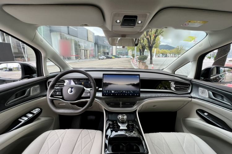 Used Denza D9 2024 DM-i 1050 Luxury Model