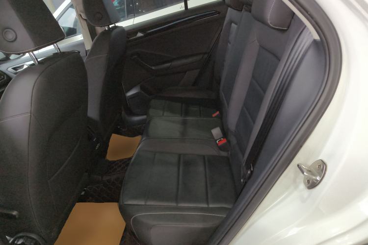 Used Volkswagen T-ROC 2018 280TSI DSG Four-Wheel Drive Comfort Version China V Standard
