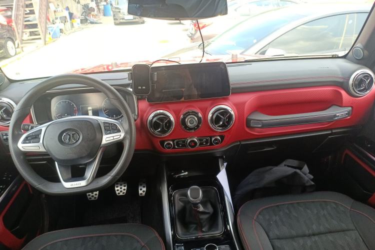 Used BAIC Off-Road BJ40 2018 PLUS 2.0T Manual Four-Wheel Drive Prestige Edition China V
