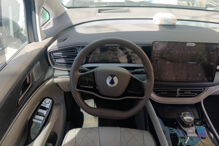 Used Denza D9 2022 DM-i 970 Four-Wheel Drive Prestige Model Steering Wheel