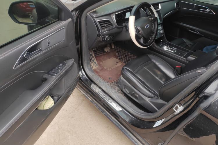 Used Ford Taurus 2017 EcoBoost 180 Luxury Model
