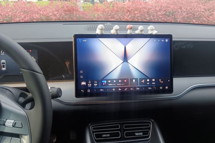 Used BYD Song Pro New Energy 2025 Second-Generation DM-i 75KM Leading Edition Audio And AC Panel